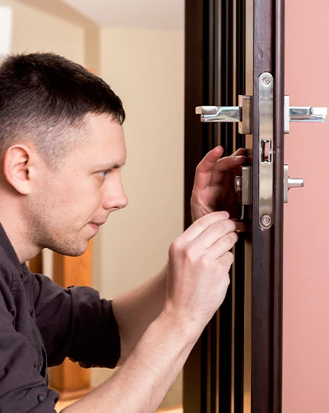 : Professional Locksmith For Commercial And Residential Locksmith Services in Old Fig Garden, CA