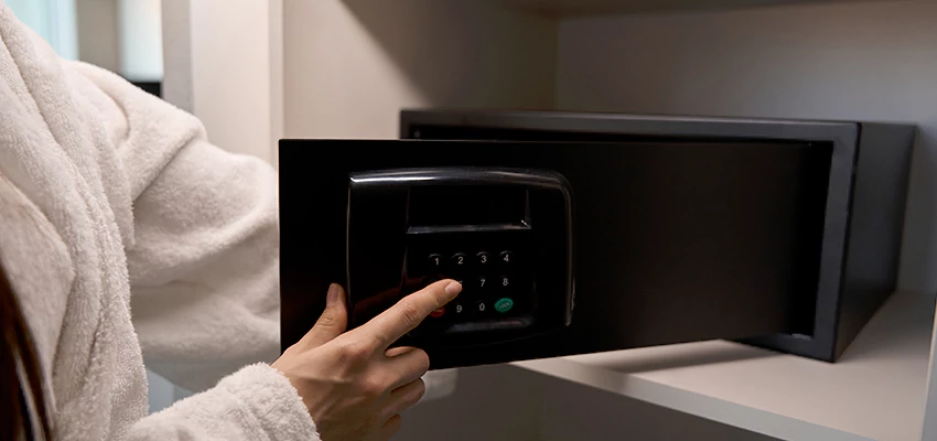 Safe Unlocking Service Company in Old Fig Garden, California