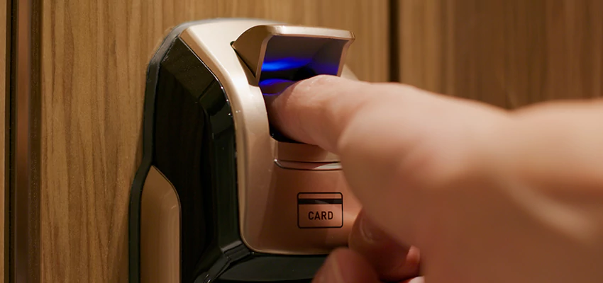 Fingerprint Door Locks Replacement in Old Fig Garden, CA